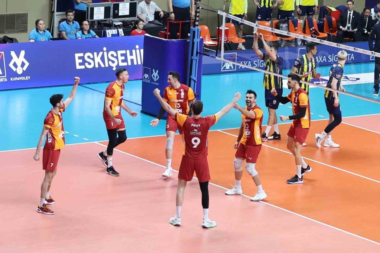 2026 Erkekler AXA Sigorta Kupa Voley yarı final maçında Galatasaray,