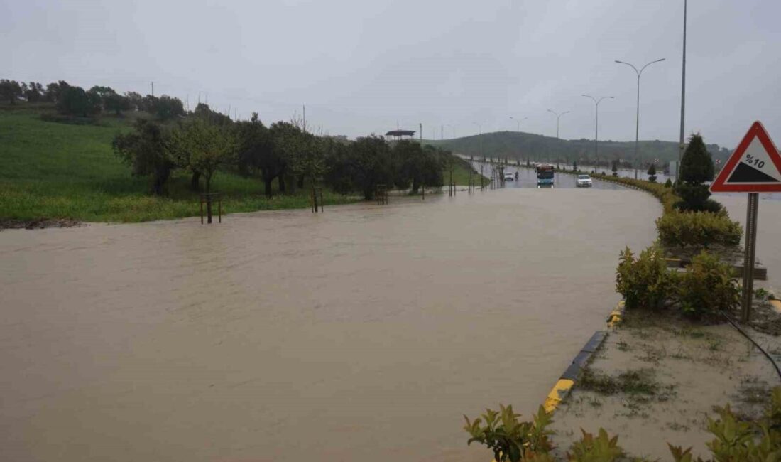 Hatay Valiliği, kentte etkili olan kuvvetli yağış nedeniyle Antakya ilçesinde