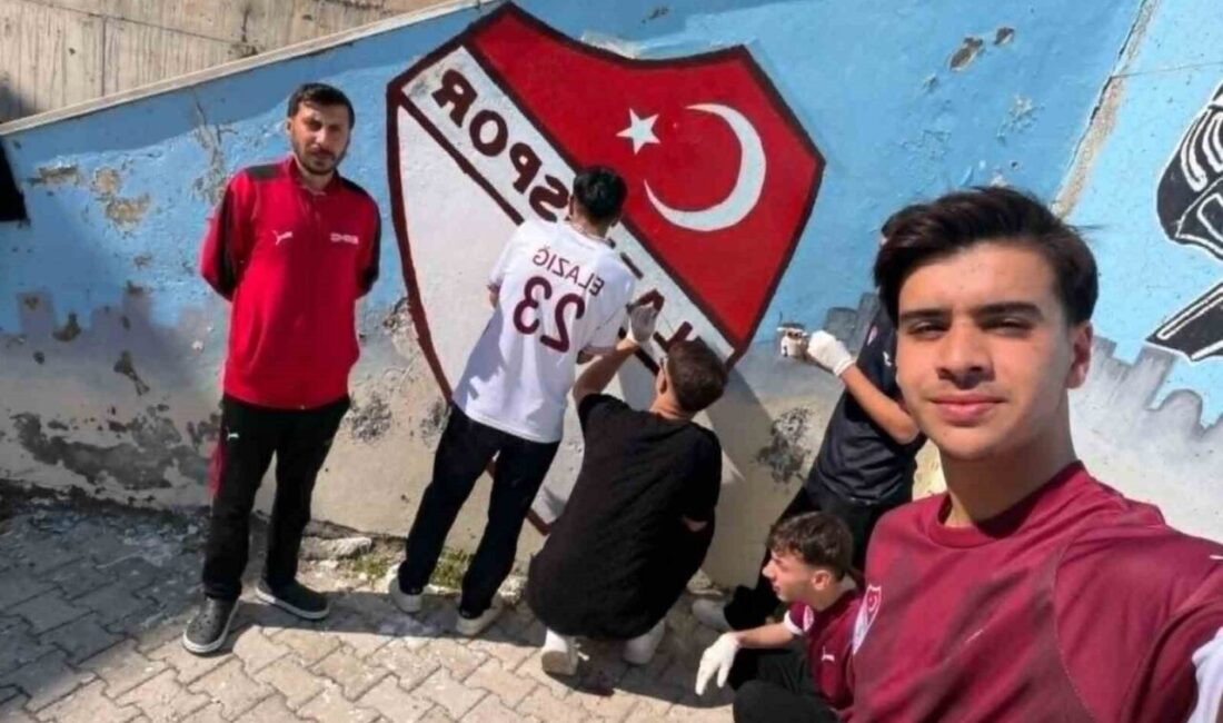 Elazığ’da bir lise öğrencileri Elazığspor’un şampiyonluk yürüyüşüne destek verdi. Nesine