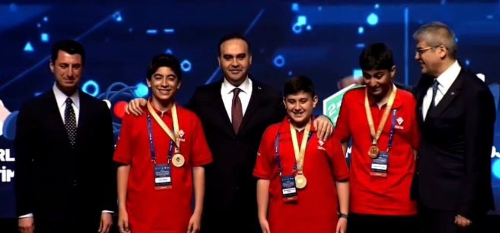 Ankara’da düzenlenen TÜBİTAK 2204-B Ortaokul Öğrencileri Araştırma Projeleri Yarışması Türkiye