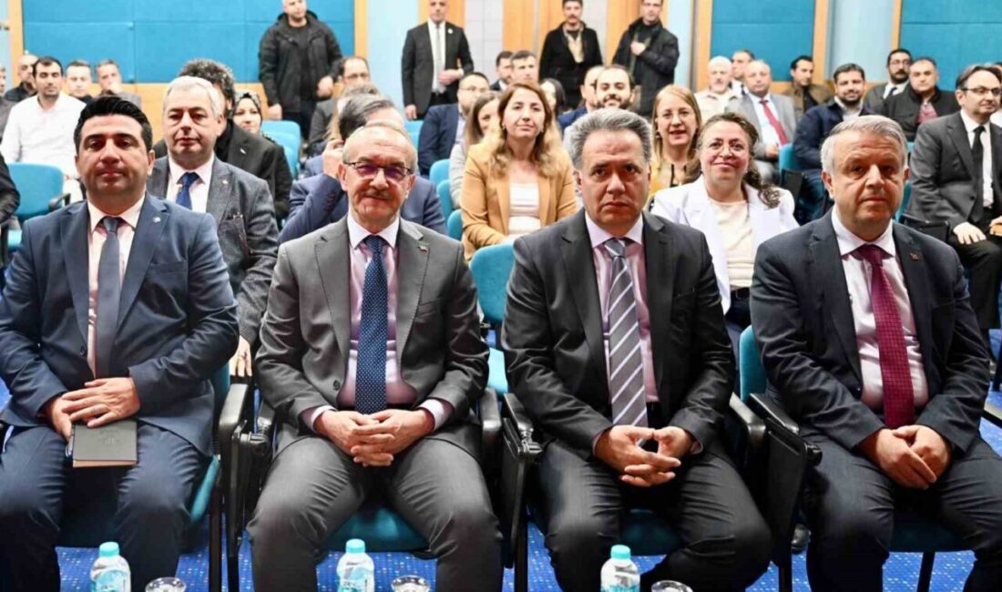 Malatya’da üniversite yöneticilerine yönelik eğitim programı düzenlendi. Programda liderlikten kriz