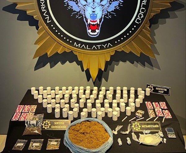 Malatya’da polis ekiplerince düzenlenen uyuşturucu operasyonunda 11 şüpheli yakalanarak gözaltına