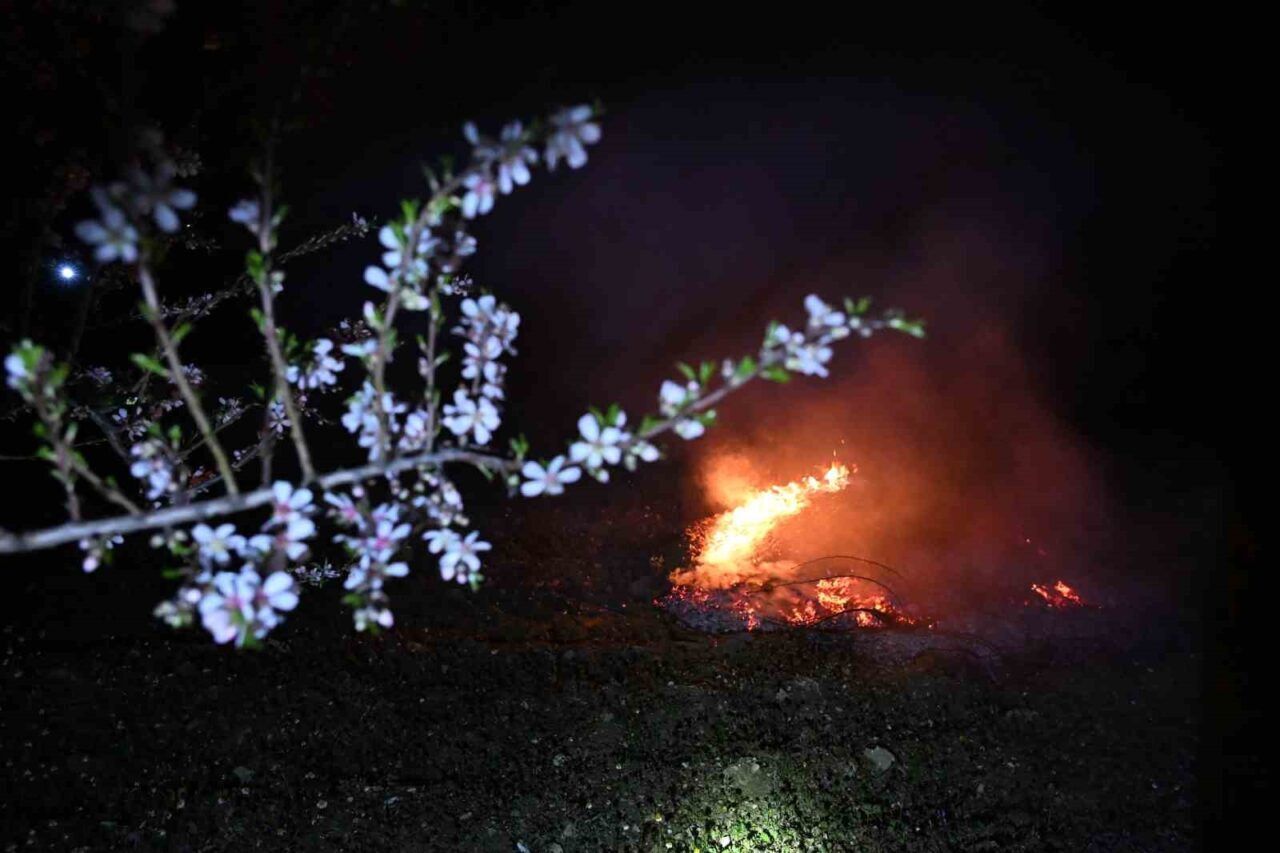 MANİSA (İHA) – Manisa’nın Demirci ilçesinde hava sıcaklıklarının eksi 3