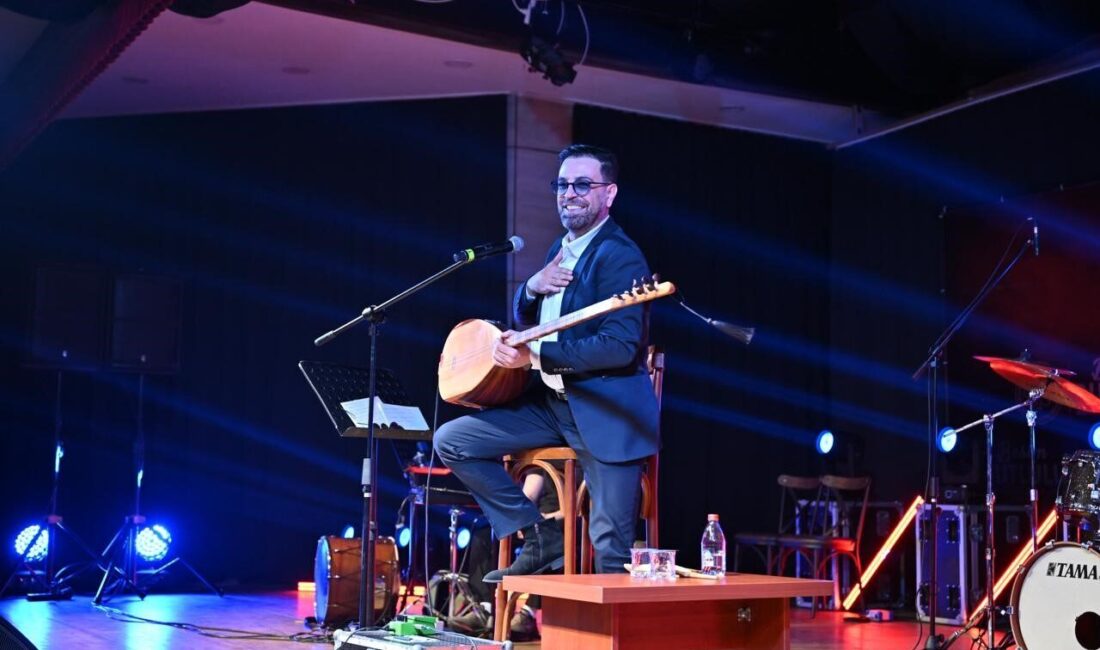 Manisa Büyükşehir Belediyesi tarafından düzenlenen “Türkülerle Anadolu” etkinlikleri kapsamında, Türk