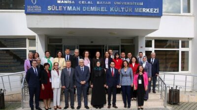 Manisa Celal Bayar Üniversitesi’nde düzenlenen “Kadın ve Sağlık Sempozyumu”nda, 21.