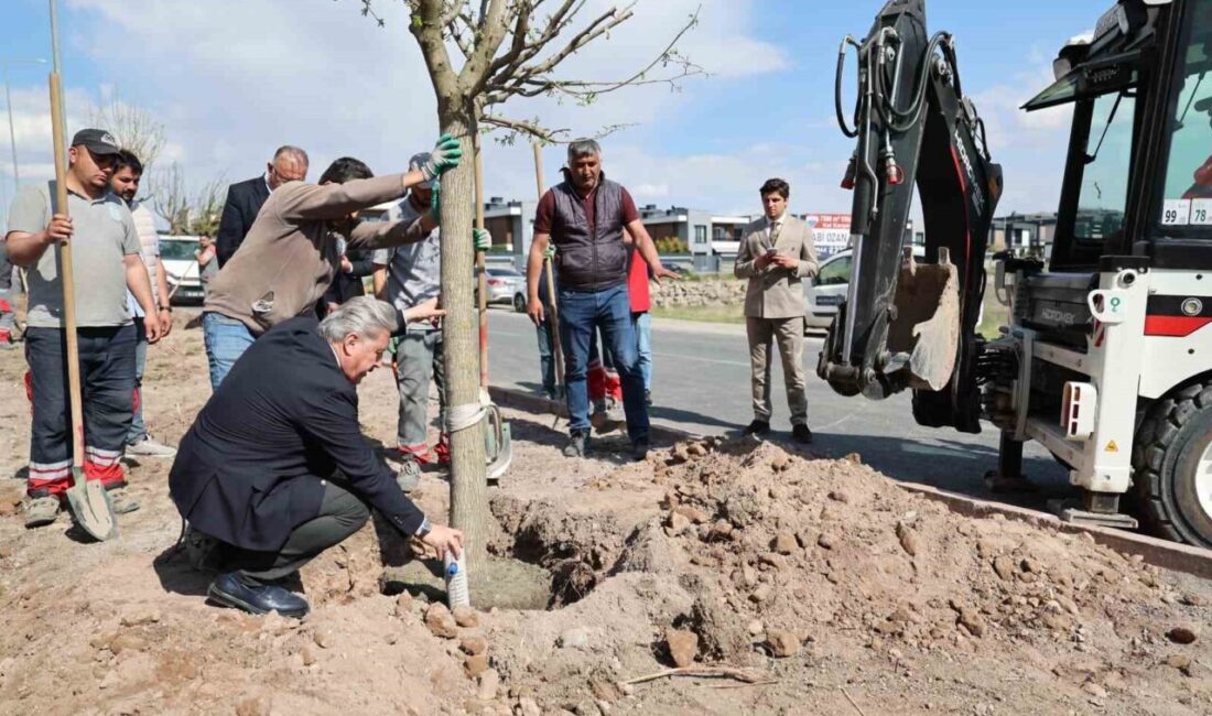 İlçeye diktiği ağaçlarla Melikgazi’ye yıllar kazandıran Melikgazi Belediye Başkanı Doç.