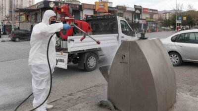 Melikgazi Belediyesi, vatandaşların yoğun olarak kullandığı park ve bahçelerde, yağmur