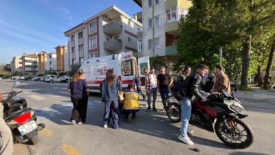 Muğla’nın Menteşe ilçesinde meydana gelen trafik kazasında motosikletin otomobile arkadan