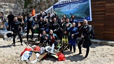 Antalya Muratpaşa Belediyesinin gönüllü dalgıç ekibi, yaz sezonu öncesinde Mermerli