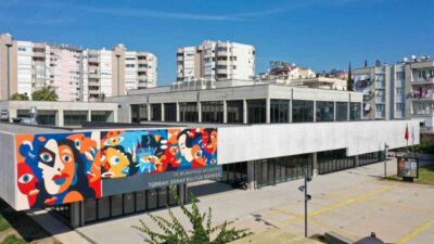 Muratpaşa Belediyesi, sanatseverleri edebiyat ve müziğin buluştuğu özel etkinlikte bir