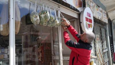 Baharın gelişiyle tezgâhlarda yerini alan çiriş otu, Muş’ta başlatılan “askıda”