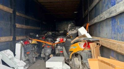 İstanbul’da daha ucuza taşımacılık yapacaklarını söyleyerek kandırdıkları kişilerin mallarını çalan