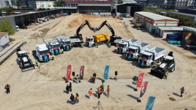 Bursa’da araç filosunu güçlendiren Nilüfer Belediyesi, 4 iş makinesi ve