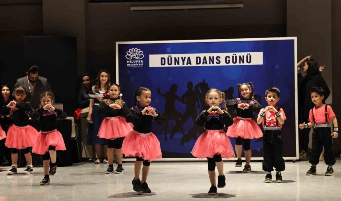 Nilüfer Belediyesi, Dünya Dans Günü’nü birbirinden renkli performanslarla kutladı. Farklı