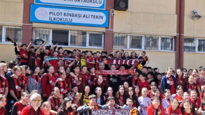 Eskişehir Atatürk Ortaokulu öğrencileri, Eskişehirspor’un hafta sonu oynadığı Balıkesirspor karşılaşmasını