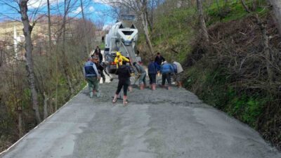Ordu Büyükşehir Belediyesi tarafından ihtiyaç duyulan güzergâhlarda beton yol çalışmaları