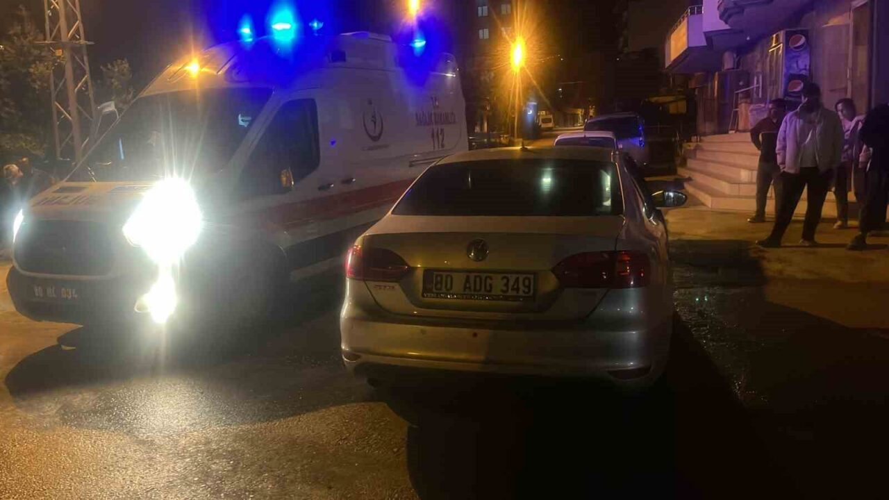 Osmaniye’nin Düziçi ilçesinde 3 aracın karıştığı zincirleme trafik kazasında 2