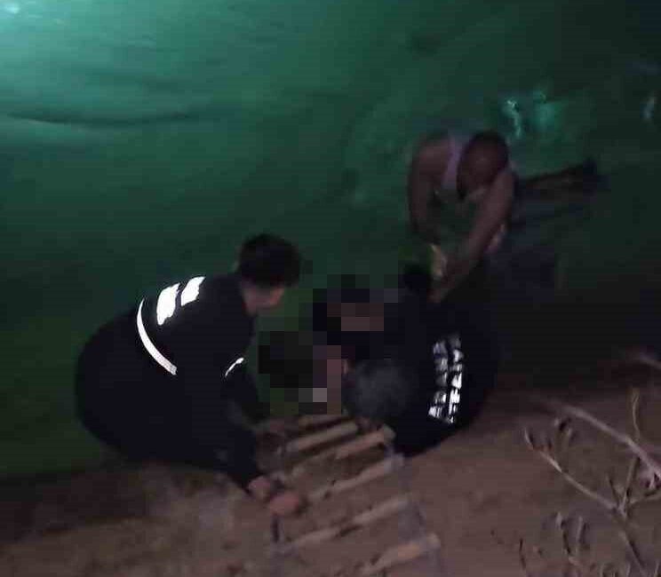 Adana’da kontrolden çıkan otomobil sulama kanalına düştü, araç sürücüsü hayatını