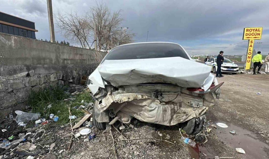 Şanlıurfa’nın Siverek ilçesinde otomobilin yayaya çarpması sonucu meydana gelen trafik