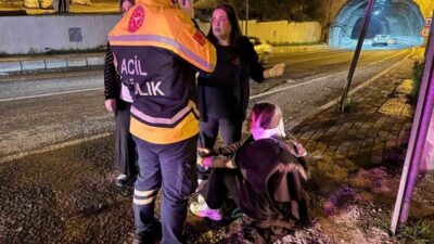 Şanlıurfa’nın Birecik ilçesinde otomobil ile çarpışan motosikletteki karı koca yaralandı.