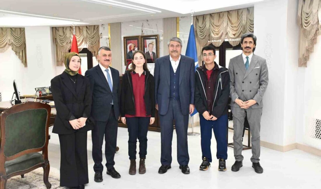 Patnos Belediye Başkanı Abdülhalik Taşkın, Selahaddin Eyyubi Fen Lisesi heyetini