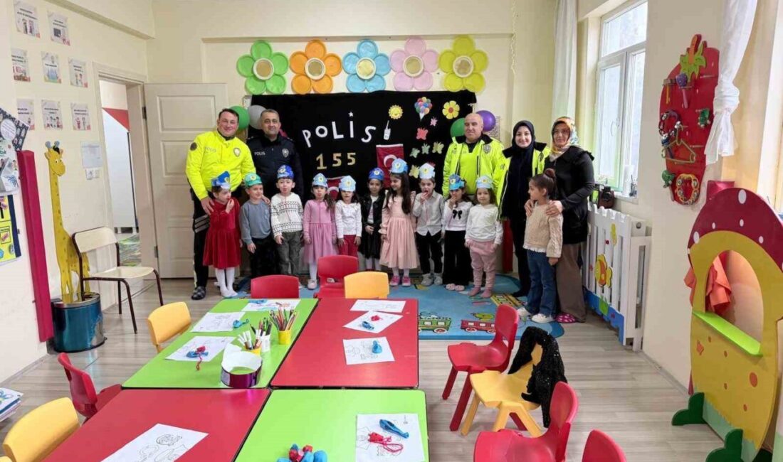 Alaca İlçe Emniyet Müdürlüğü Trafik Büro Amirliği ekipleri Polis Haftası