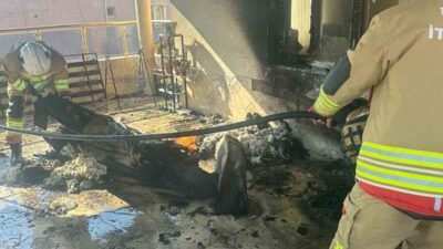 Hatay’ın Reyhanlı ilçesinde evin balkonunda çıkan yangını kısa sürede kontrol