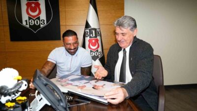 Bir dönem Beşiktaş forması giyen eski Portekizli futbolcu Ricardo Quaresma,