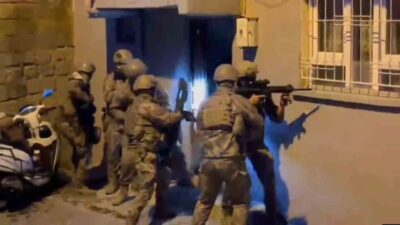 Şanlıurfa’da uyuşturucu satıcılarına yönelik düzenlenen eş zamanlı operasyonda 13 şüpheli