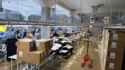 Şanlıurfa’nın Birecik ilçesinde aniden etkili olan sağanak yağış, günlük yaşamı