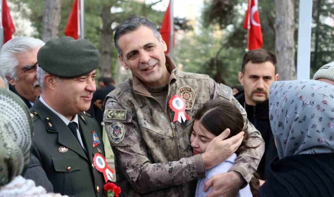 Kayseri’de, Polis Haftası dolayısıyla düzenlenen programda Polis Şehitliği ziyaret edilerek,