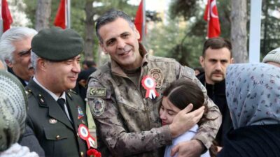 Kayseri’de, Polis Haftası dolayısıyla düzenlenen programda Polis Şehitliği ziyaret edilerek,