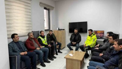 Hakkari’nin Şemdinli ilçesindeki 112 Acil Sağlık Hizmetleri Merkezi personelleri, Polis