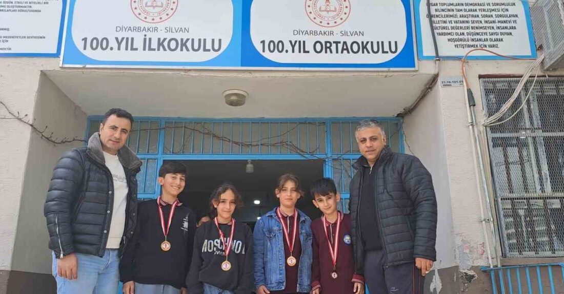 Diyarbakır’ın Silvan İlçesinde 100. Yıl İlk ve Ortaokulu’nda Kızılay tarafından