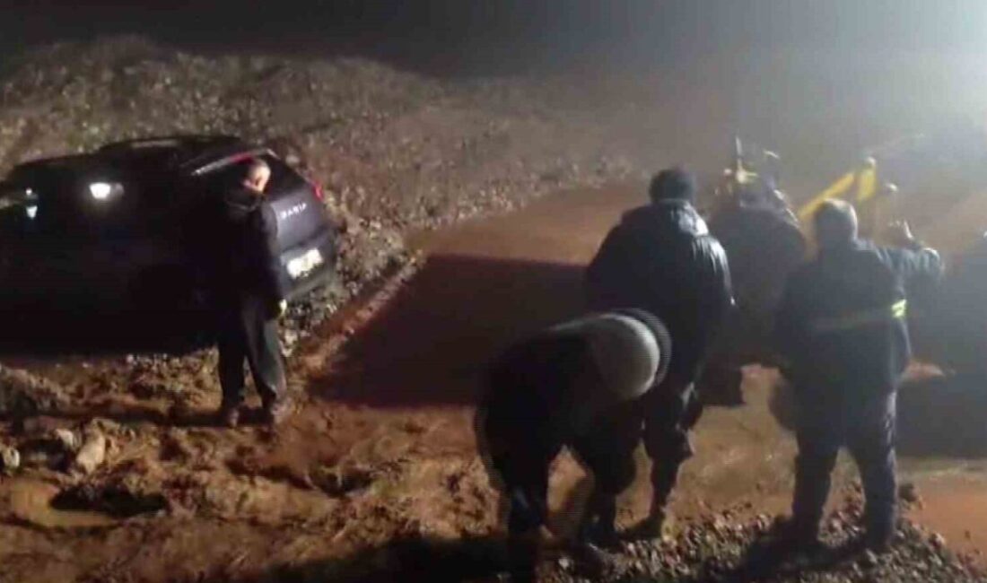 Şırnak’ın Silopi ilçesine bağlı Aksu Köyü’nde etkili olan şiddetli yağış