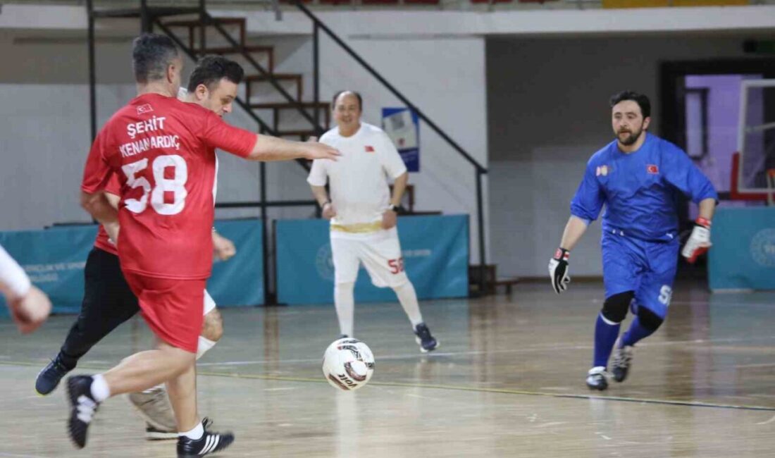 Sivas’ta şehitlerin hatırasına özel futsal maçı organize edildi. Taha Akgül