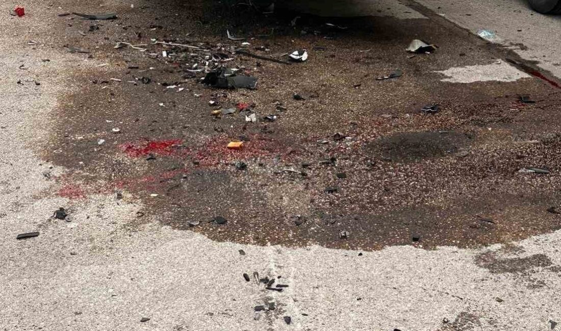 Eskişehir’in Sivrihisar ilçesinde park halindeki tıra çarpan motosiklet sürücüsü hayatını