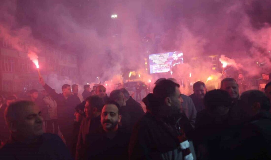 Şampiyon olarak Efeler Ligi’ne yükselen SungurluBelediyespor takımı, şampiyonluk maçının ardından