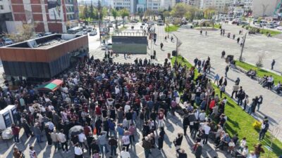 Adana 01 FK-Elazığspor maçı için yüzlerce Elazığspor taraftarı, kent merkezinde