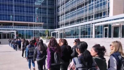 Mersin’in Tarsus ilçesinde narkotik madde ticaretine yönelik düzenlenen operasyonda 95