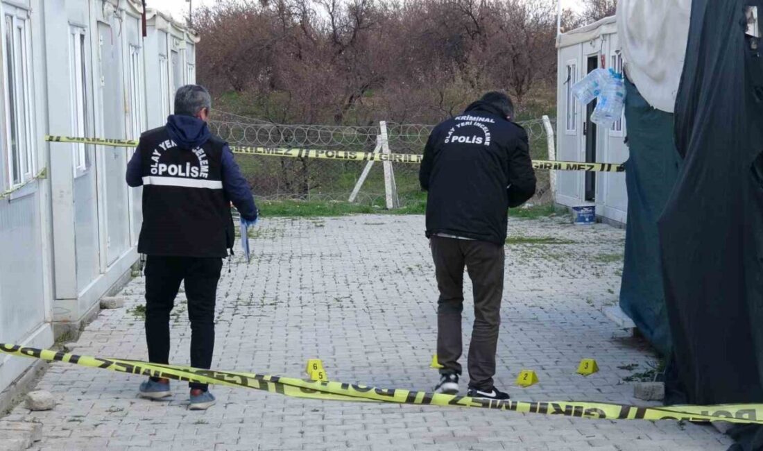 Malatya’da bir kişi tartıştığı eşi ve bacanağına kurşun yağdırdı. İki