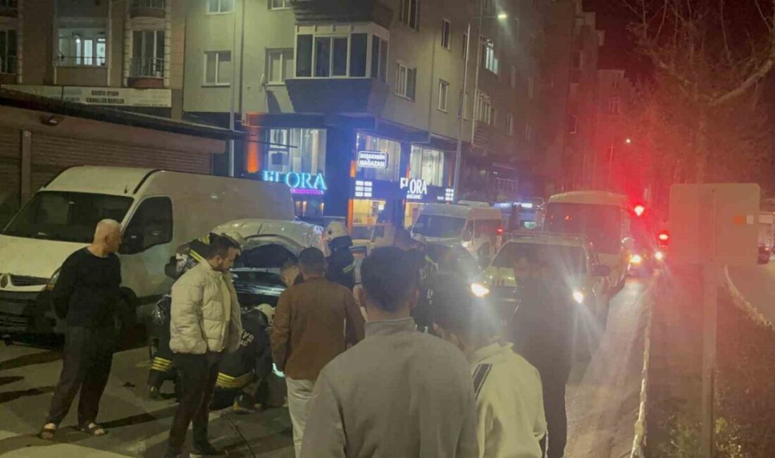 Tekirdağ Çorlu’da gece yarısı alkollü sürücünün kullandığı hafif ticari araç