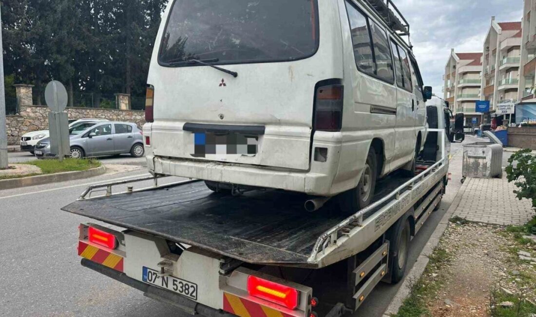 Antalya’nın Alanya ilçesinde Doğu Yeni Çevre Yolu Tüneller Bölgesi’nde ters