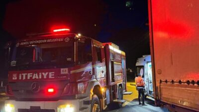 Denizli’de tıra yandan çarpan otomobilin sürücüsü olan 20 yaşındaki genç