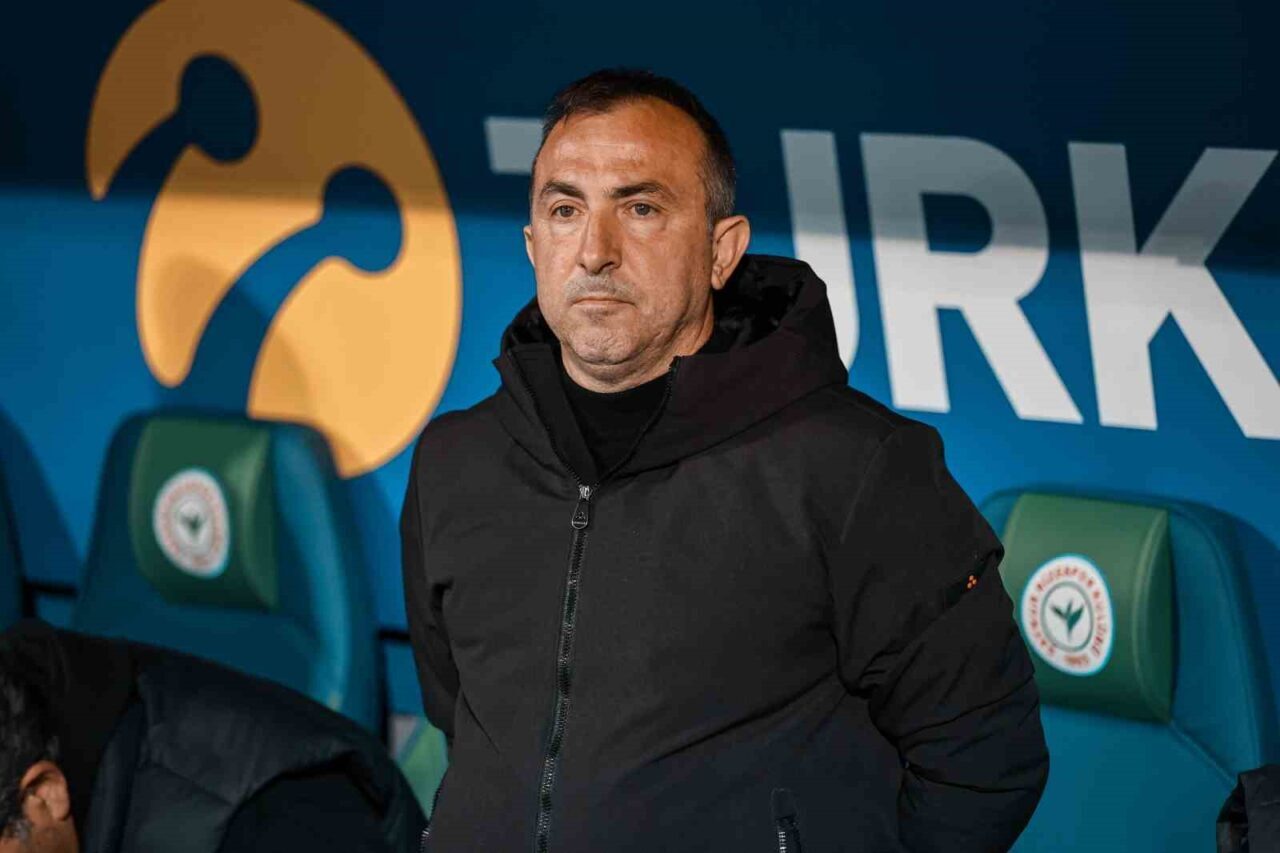 Trendyol Süper Lig’in 27. hafta erteleme maçında Çaykur Rizespor, Samsunspor’u