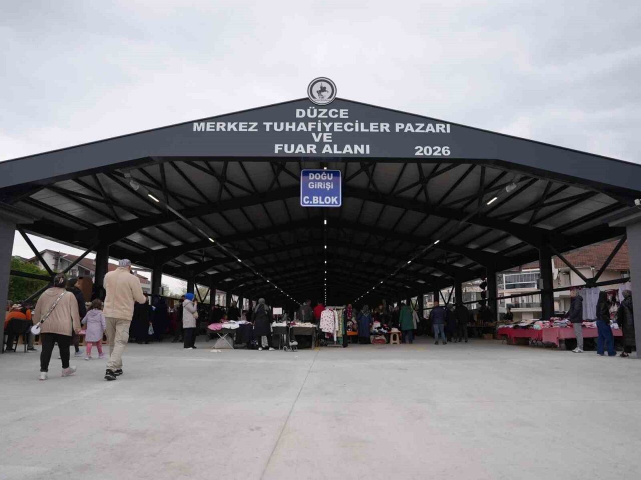 Düzce Belediyesi tarafından şehre kazandırılan üçüncü kapalı pazaryeri olan Tuhafiyeciler