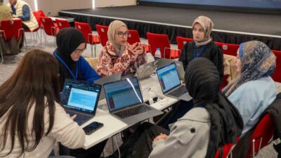 Üniversite gençliğinin bağımlılık, hareketsizlik ve aidiyet sorunları, 29 Nisan’da İstanbul