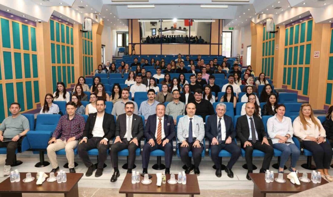 Denizlili üniversite öğrencileri Denizli Organize Sanayi Bölgesi Müdürlüğü’nü ziyaret ederek