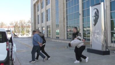 Uşak’ta gerçekleştiren uyuşturucu operasyonlarında gözaltına alınan 5 şüpheliden 3’ü çıkarıldıkları