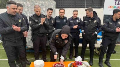 İstanbul’un Üsküdar ilçesinde anaokulu öğrencileri, 10 Nisan Polis Haftası ve